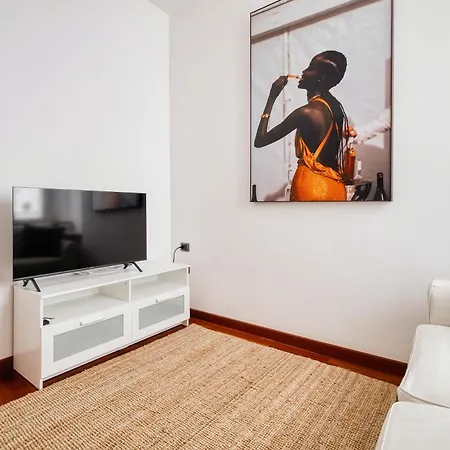 Elegant - Lorenteggio Lägenhet *