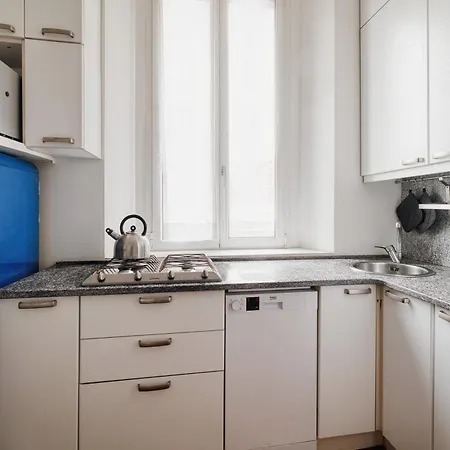 Elegant - Lorenteggio Lägenhet *