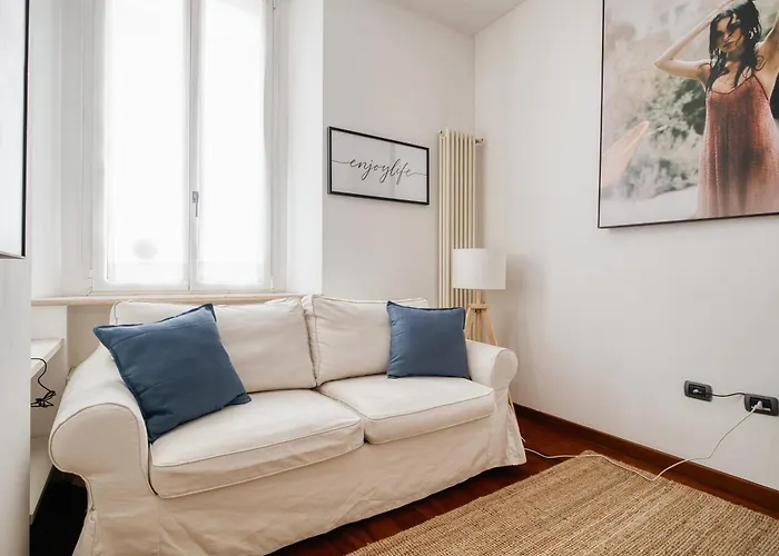 Elegant - Lorenteggio Lägenhet *