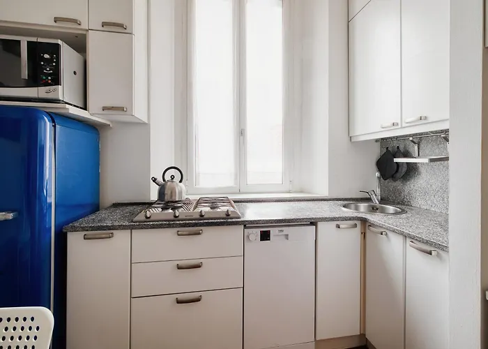 Elegant - Lorenteggio Lägenhet *