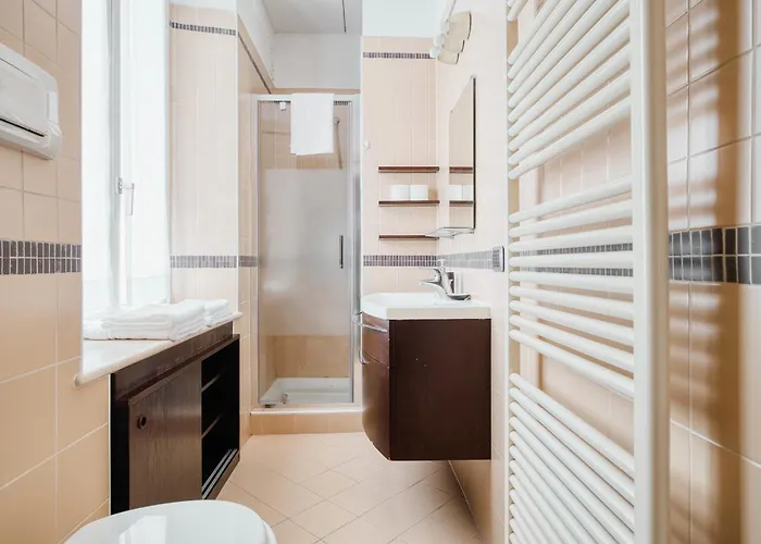 Elegant - Lorenteggio Lägenhet